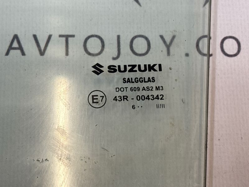 Скло дверей задніх лівих Suzuki Vitara 2015- 896752 фото