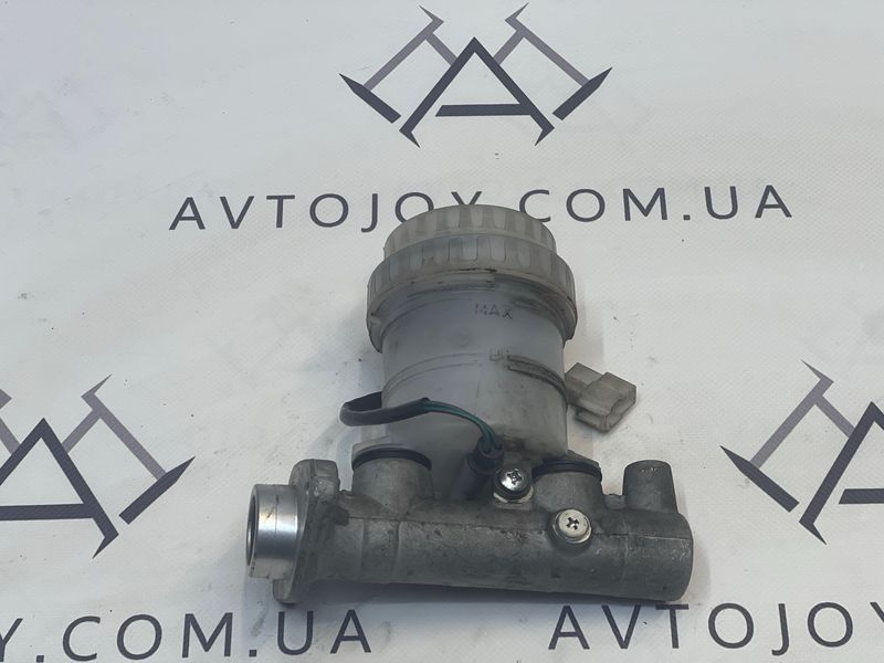 Головний гальмівний циліндр Mitsubishi L200 1998-06 482120 фото