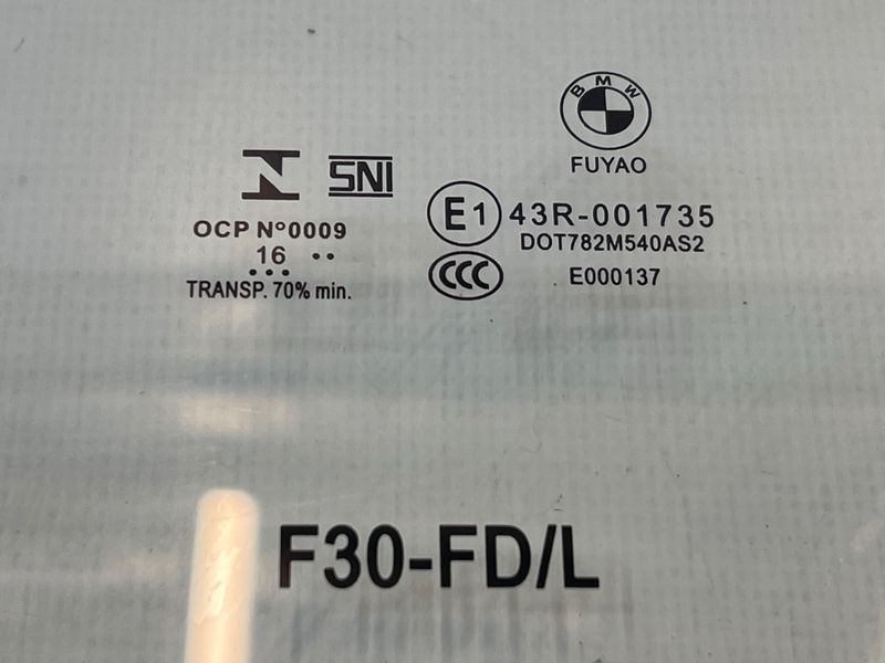 Скло дверей передніх лівих BMW F30 897223 фото