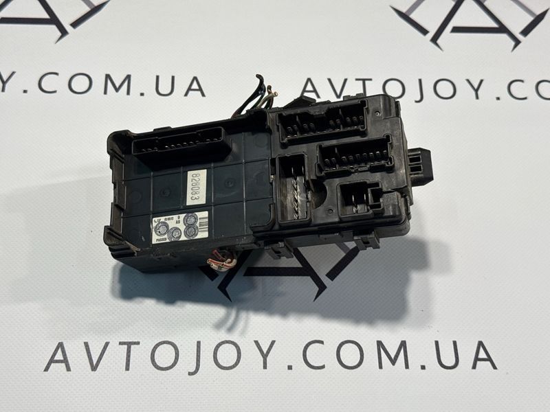 Блок запобіжників Mitsubishi Pajero Sport 1 909896 фото