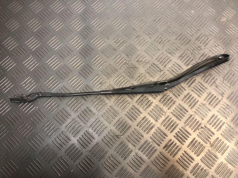 Поводок дворника передний левый BMW X5 G05 X7 G07 493757 фото