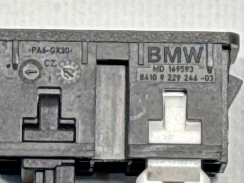 Роз'єм AUX USB BMW F30 493317 фото
