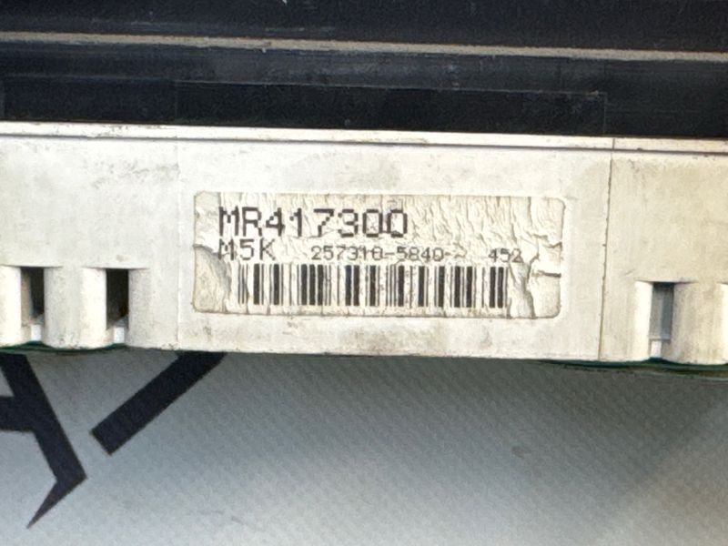 Приборная панель Mitsubishi Pajero Sport 1 2.5d 905546 фото