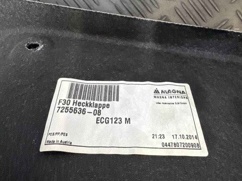 Обшивка крышки багажника BMW F30 493889 фото