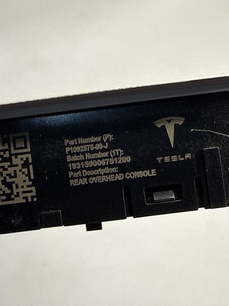 Плафон освещения салона задний Tesla Model 3 909063 фото