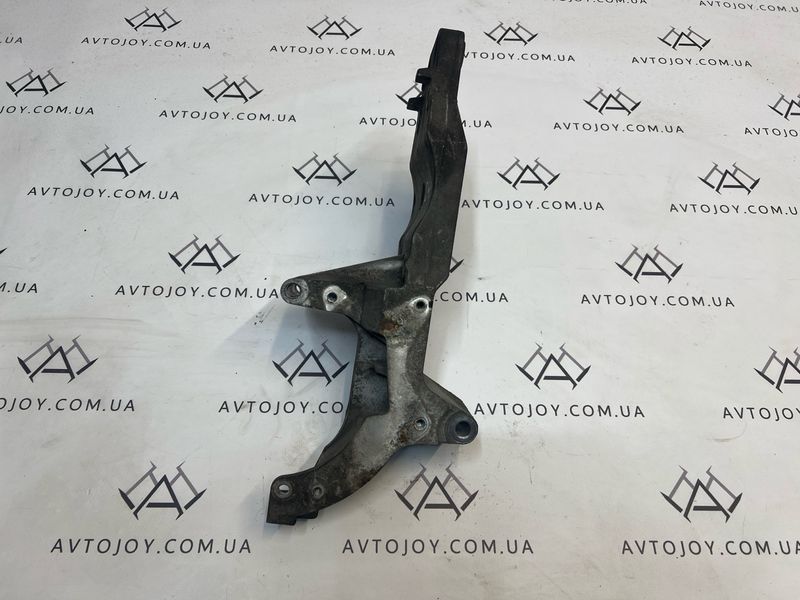 Кронштейн генератора Nissan Navara D40 Pathfinder R51 482825 фото