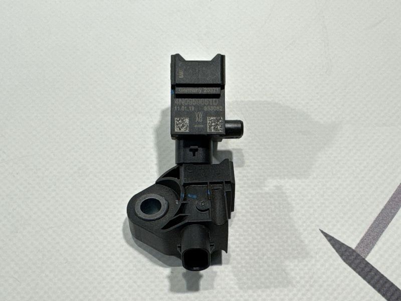 Датчик удару передній Audi Q5, Q7, Q8, A8, VW Touareg 909735 фото