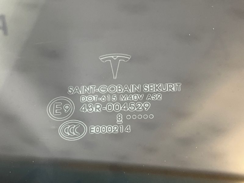 Скло дверей задніх лівих Tesla Model 3 дорест 897414 фото