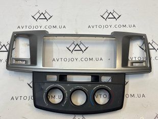 Рамка магнитолы Toyota Hilux 2006-15 897933 фото