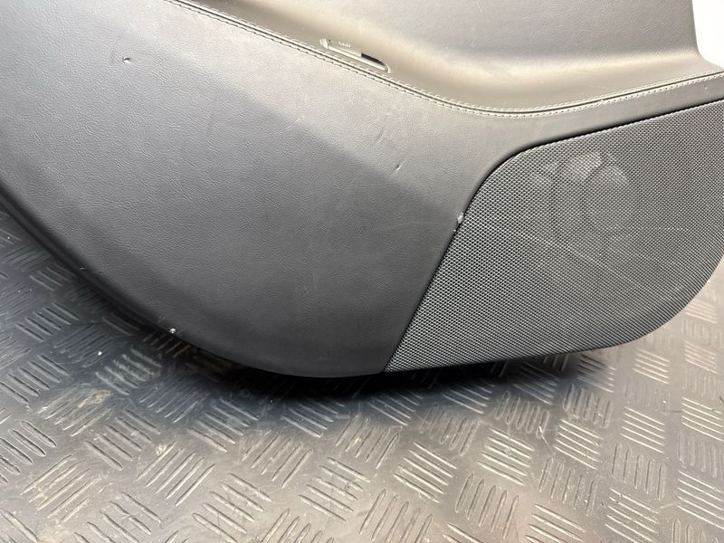 Карта дверей задніх лівих Tesla Model S 2016-20 чорна, дефект 493628 фото